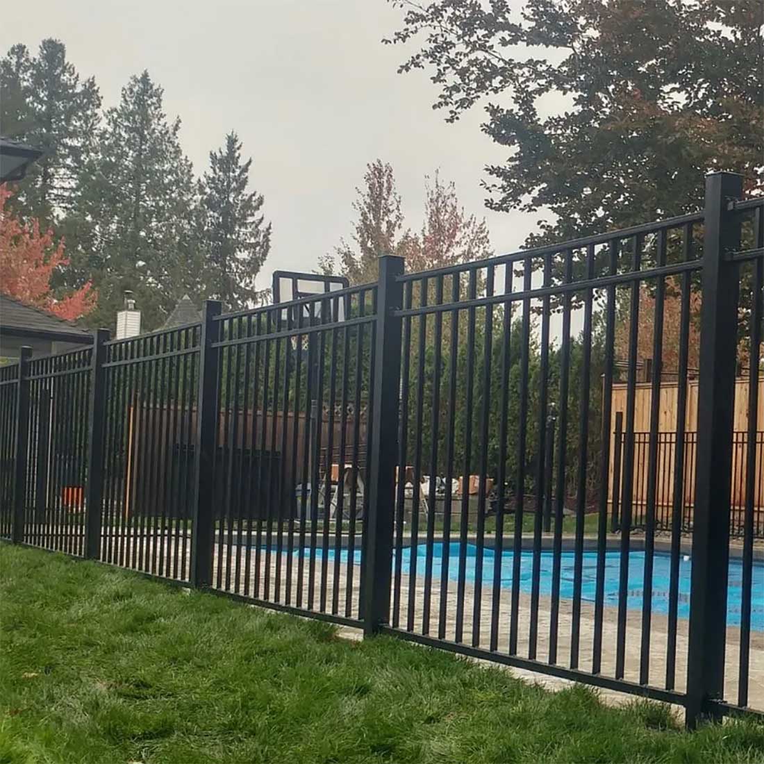 Aluminum-Picket-Flat-Top-Fence-Panels-Installed-in-Richmond-Hill